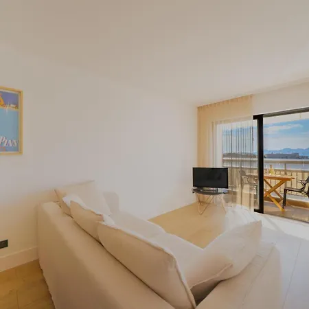 Lumineux Avec Vue Mer, A Deux Pas Des Plages