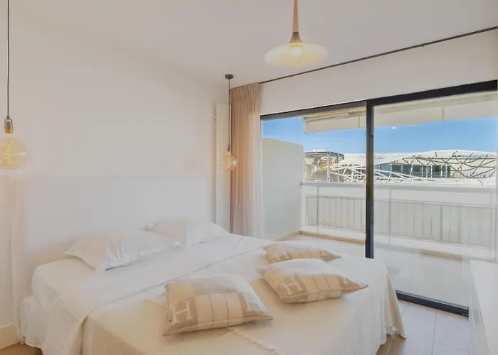 Apartman Lumineux Avec Vue Mer, A Deux Pas Des Plages Antibes